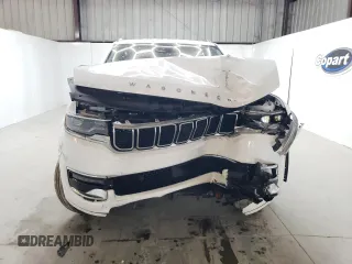 2024 Jeep Wagoneer Series II z VIN 1C4SJUBP3RS135367, wystawiony jako Copart lot #56036945 z przebiegiem 39 298 mil mil oraz Tytuł czysty. Historia ofert i sprzedaży dostępna na DreamBid. Obrazek 5.