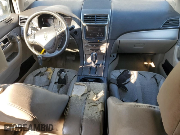 2011 Lincoln MKX z VIN 2LMDJ6JK0BBJ34056, wystawiony jako Copart lot #77958124 z przebiegiem 213 173 mil mil oraz Szkoda całkowita • Salvage title. Historia ofert i sprzedaży dostępna na DreamBid. Obrazek 8.