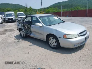 2001 Nissan Altima GXE z VIN 1N4DL01D51C232268, wystawiony jako IAAI lot #42405299 z przebiegiem 138 573 mil mil oraz . Historia ofert i sprzedaży dostępna na DreamBid. Obrazek 1.