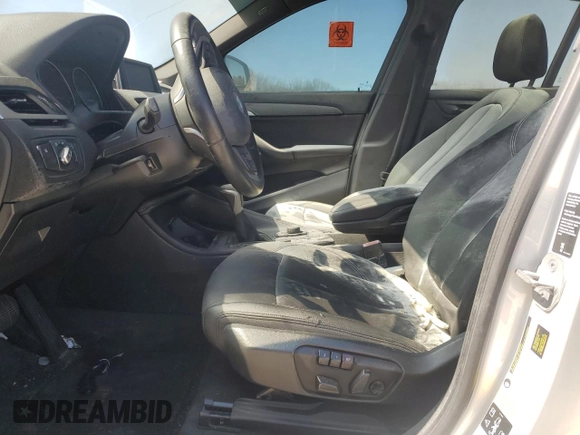 2018 BMW X1 xDrive28i with VIN WBXHT3C38J3H32142, listed as a Copart auction lot 48677365 with 0 mi miles and Clean Title. Bid and sale history available at carsss.com. Image 7.
