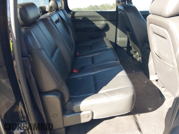 2011 Chevrolet Silverado 1500 LT with VIN 3GCPKSE34BG326812, listed as a IAAI auction lot 41446991 with 149,952 mi miles. Bid and sale history available at carsss.com. Image 8.