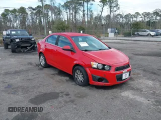2012 Chevrolet Sonic LT z VIN 1G1JC5SH8C4140783, wystawiony jako IAAI lot #41336674 z przebiegiem 74 653 mil mil oraz . Historia ofert i sprzedaży dostępna na DreamBid. Obrazek 1.