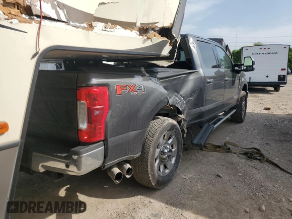 2017 Ford F-350 Platinum with VIN 1FT8W3BT6HED92314, listed as a Copart auction lot 55695235 with 113,463 mi miles and Salvage title. Bid and sale history available at DreamBid. Image 3.