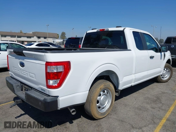 2022 Ford F-150 XL z VIN 1FTEX1CP3NKF26053, wystawiony jako IAAI lot #40372191 z przebiegiem Nie podano mil oraz . Historia ofert i sprzedaży dostępna na DreamBid. Obrazek 4.