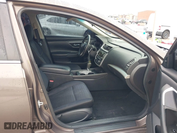 2017 Nissan Altima S z VIN 1N4AL3AP1HC189184, wystawiony jako IAAI lot #42073216 z przebiegiem 136 633 mil mil oraz . Historia ofert i sprzedaży dostępna na DreamBid. Obrazek 5.