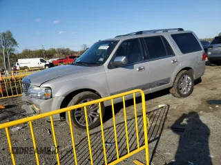 2007 Lincoln Navigator z VIN 5LMFU28507LJ10414, wystawiony jako Copart lot #52219175 z przebiegiem 195 662 mil mil oraz Szkoda całkowita • Salvage title. Historia ofert i sprzedaży dostępna na DreamBid. Obrazek 1.