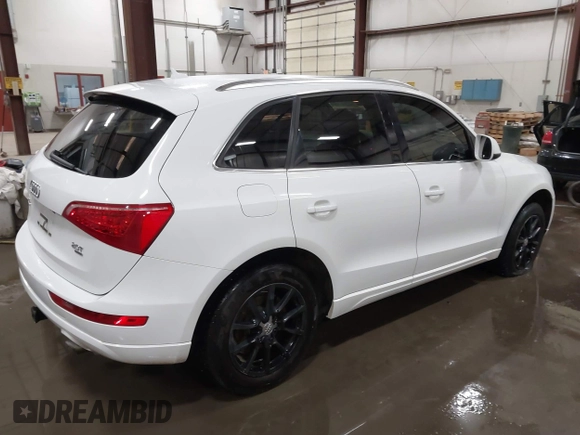 2011 Audi Q5 Premium z VIN WA1CFAFP7BA047054, wystawiony jako IAAI lot #41771362 z przebiegiem 155 066 mil mil oraz . Historia ofert i sprzedaży dostępna na DreamBid. Obrazek 4.