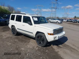 2008 Jeep Commander Sport with VIN 1J8HG48K38C232283, listed as a IAAI auction lot 41983485 with 185,905 mi miles. Bid and sale history available at carsss.com. Image 1.