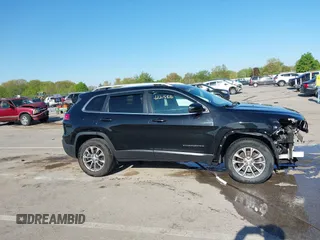 2019 Jeep Cherokee Latitude Plus с VIN 1C4PJMLB2KD314292, выставлен на аукционе IAAI как лот 42215816 с пробегом 131 126 миль миль и . История ставок и продаж доступна на DreamBid. Изображение 14.