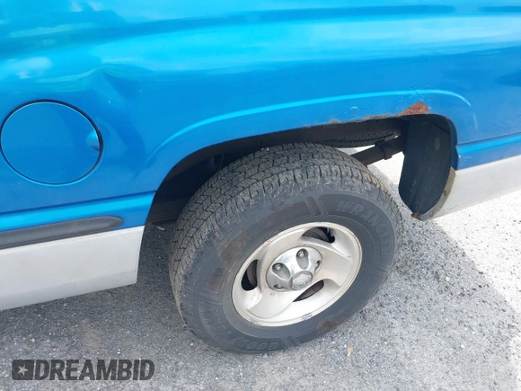 1999 Dodge 1500 z VIN 3B7HC13Y0XG208046, wystawiony jako IAAI lot #42027868 z przebiegiem 188 385 mil mil oraz . Historia ofert i sprzedaży dostępna na DreamBid. Obrazek 6.