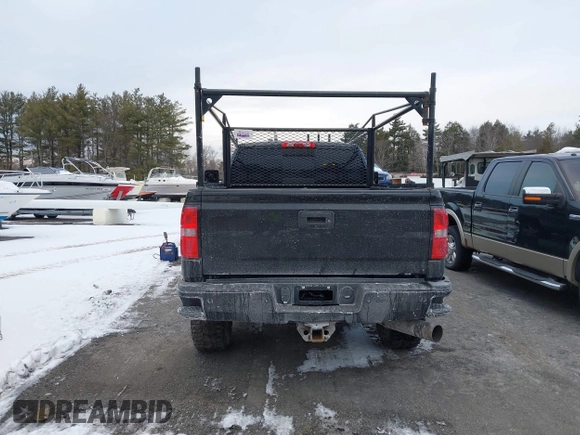 2016 GMC Sierra 2500HD Denali z VIN 1GT12UE81GF128498, wystawiony jako IAAI lot #41346398 z przebiegiem 164 532 mil mil oraz . Historia ofert i sprzedaży dostępna na DreamBid. Obrazek 16.