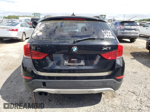 2014 BMW X1 xDrive28i z VIN WBAVL1C5XEVY16263, wystawiony jako Copart lot #52242225 z przebiegiem 154 951 mil mil oraz Szkoda całkowita • Salvage title. Historia ofert i sprzedaży dostępna na DreamBid. Obrazek 6.
