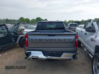 2021 Chevrolet Silverado 1500 LT z VIN 1GCUYDED3MZ411911, wystawiony jako IAAI lot #42005209 z przebiegiem 29 253 mil mil oraz . Historia ofert i sprzedaży dostępna na DreamBid. Obrazek 16.