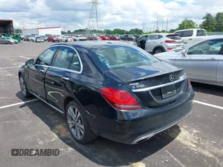 2019 Mercedes-Benz C 300 с VIN 55SWF8EB4KU303738, выставлен на аукционе IAAI как лот 42215291 с пробегом 59 632 миль миль и . История ставок и продаж доступна на DreamBid. Изображение 3.
