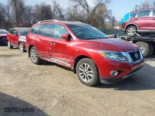 2015 Nissan Pathfinder Platinum with VIN 5N1AR2MM1FC685051, listed as a IAAI auction lot 41841852 with 162,911 mi miles. Bid and sale history available at carsss.com. Image 1.