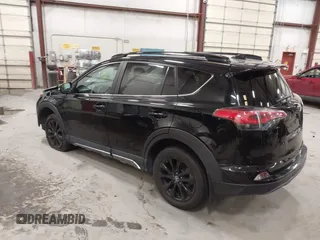 2018 Toyota RAV4 XLE с VIN 2T3RFREVXJW721812, выставлен на аукционе IAAI как лот 42358506 с пробегом 100 777 миль миль и . История ставок и продаж доступна на DreamBid. Изображение 3.