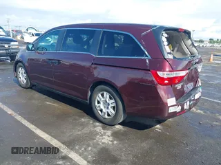 2013 Honda Odyssey LX z VIN 5FNRL5H25DB058422, wystawiony jako IAAI lot #42247200 z przebiegiem 137 053 mil mil oraz . Historia ofert i sprzedaży dostępna na DreamBid. Obrazek 3.