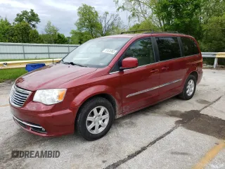 2013 Chrysler Town & Country Touring z VIN 2C4RC1BG6DR669657, wystawiony jako Copart lot #55526965 z przebiegiem 141 714 mil mil oraz Szkoda całkowita • Salvage title. Historia ofert i sprzedaży dostępna na DreamBid. Obrazek 1.