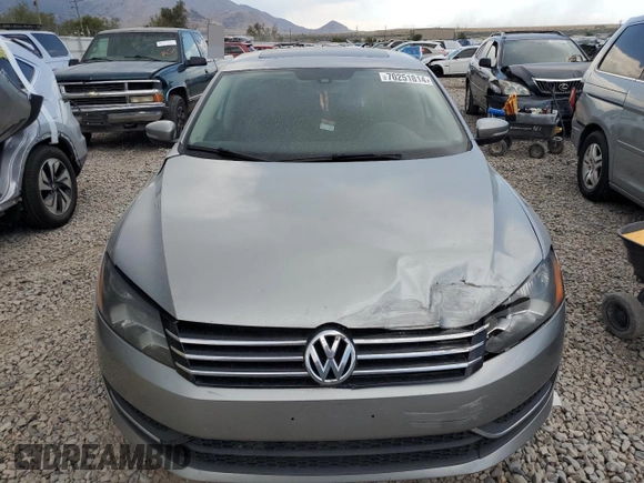 2013 Volkswagen Passat SE w/Sunroof & Nav with VIN 1VWBP7A35DC085070, listed as a Copart auction lot 46667265 with 205,166 mi miles and Salvage Title. Bid and sale history available at carsss.com. Image 5.