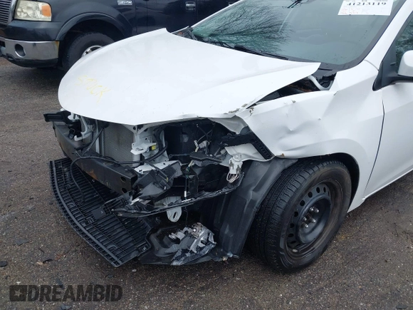 2018 Toyota Corolla L z VIN 2T1BURHEXJC071036, wystawiony jako IAAI lot #41213119 z przebiegiem 56 567 mil mil oraz . Historia ofert i sprzedaży dostępna na DreamBid. Obrazek 6.