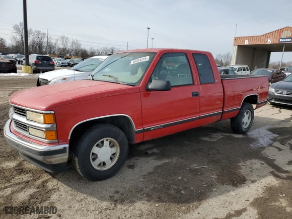 1997 Chevrolet C/K 1500 with VIN 2GCEC19R1V1270418, listed as a Copart auction lot 46584415 with 114,495 mi miles and Clean Title. Bid and sale history available at carsss.com. Image 1.