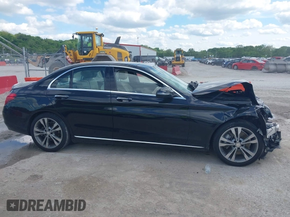 2016 Mercedes-Benz C 300 z VIN 55SWF4JB8GU131378, wystawiony jako IAAI lot #42206961 z przebiegiem Nie podano mil oraz . Historia ofert i sprzedaży dostępna na DreamBid. Obrazek 14.