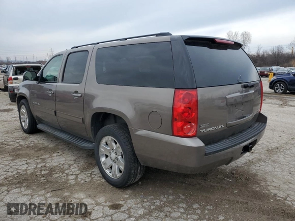 2011 GMC Yukon XL SLE with VIN 1GKS1HE00BR384801, listed as a Copart auction lot 87164264 with 210,809 mi miles and Clean Title. Bid and sale history available at carsss.com. Image 2.