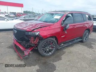 2024 Cadillac Escalade AWD V-Series z VIN 1GYS4HK99RR339334, wystawiony jako IAAI lot #42280146 z przebiegiem 19 210 mil mil oraz . Historia ofert i sprzedaży dostępna na DreamBid. Obrazek 2.