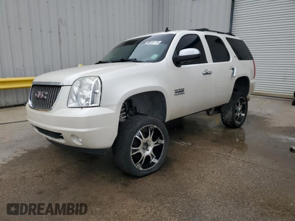 2010 GMC Yukon SLT with VIN 1GKUCCE01AR287921, listed as a Copart auction lot 50781775 with 202,301 mi miles and Salvage Title. Bid and sale history available at carsss.com. Image 1.
