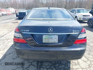 2009 Mercedes-Benz S-Class 5.5L V8 with VIN WDDNG86X39A281373, listed as a IAAI auction lot 42032509 with 197,221 mi miles. Bid and sale history available at carsss.com. Image 16.