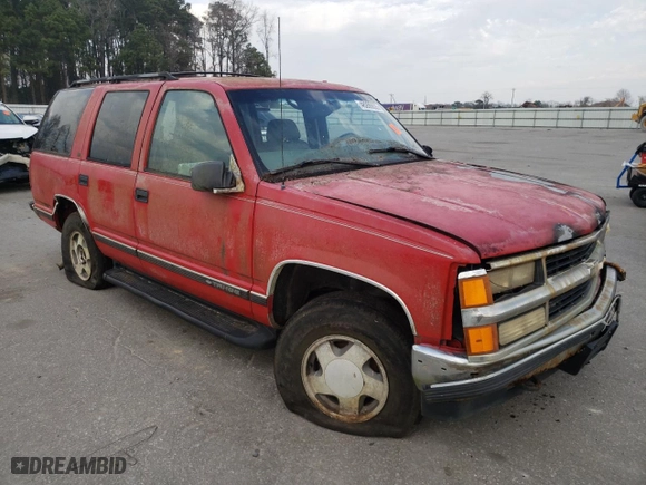 1999 Chevrolet Tahoe Z71 with VIN 1GNEK13R5XJ526703, listed as a Copart auction lot 46286835 with 199,992 mi miles and Salvage Title. Bid and sale history available at carsss.com. Image 4.