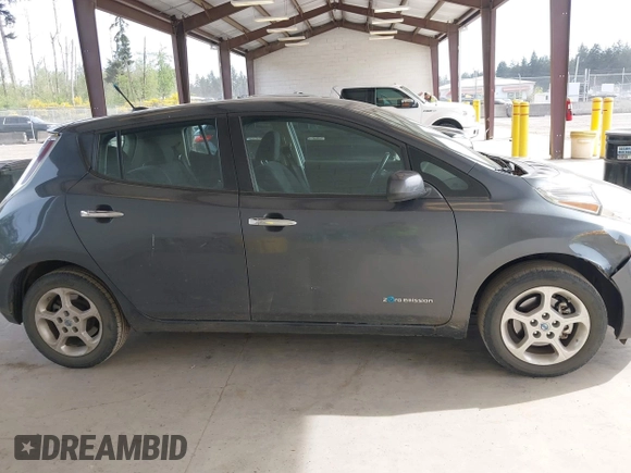 2013 Nissan LEAF SL с VIN 1N4AZ0CP0DC405904, выставлен на аукционе IAAI как лот 42211249 с пробегом 61 021 миль миль и . История ставок и продаж доступна на DreamBid. Изображение 13.