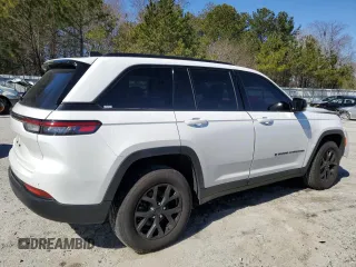 2024 Jeep Grand Cherokee Laredo with VIN 1C4RJHAG3RC124581, listed as a Copart auction lot 45677095 with 24,123 mi miles and Clean title. Bid and sale history available at DreamBid. Image 3.