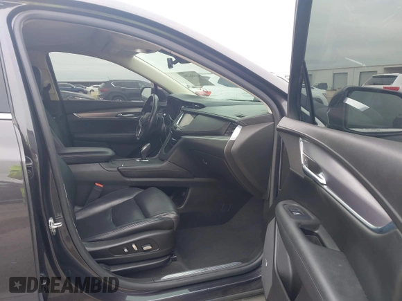 2017 Cadillac XT5 Luxury AWD z VIN 1GYKNDRS9HZ184992, wystawiony jako IAAI lot #41958484 z przebiegiem 124 941 mil mil oraz . Historia ofert i sprzedaży dostępna na DreamBid. Obrazek 5.