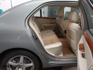 2002 Lexus LS 430 with VIN JTHBN30F620063279, listed as a IAAI auction lot 41667365 with 181,688 mi miles. Bid and sale history available at carsss.com. Image 8.