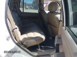 2004 Ford Explorer Sport Trac XLS z VIN 1FMDU77K94UC07938, wystawiony jako IAAI lot #42099383 z przebiegiem 232 789 mil mil oraz . Historia ofert i sprzedaży dostępna na DreamBid. Obrazek 8.