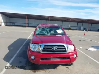 2006 Toyota Tacoma with VIN 5TEUU42N76Z303968, listed as a IAAI auction lot 41520700 with 146,888 mi miles. Bid and sale history available at carsss.com. Image 6.