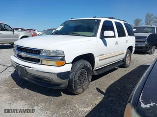 2005 Chevrolet Tahoe Z71 with VIN 1GNEC13T75R137262, listed as a IAAI auction lot 41986209 with 292,885 mi miles. Bid and sale history available at carsss.com. Image 2.