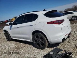 2022 Alfa Romeo Stelvio Veloce z VIN ZASPAKBN1N7D49271, wystawiony jako Copart lot #49424695 z przebiegiem Nie podano mil oraz Szkoda całkowita • Salvage title. Historia ofert i sprzedaży dostępna na DreamBid. Obrazek 2.