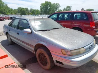 1993 Ford Taurus z VIN 1FACP52U8PA140927, wystawiony jako IAAI lot #42189786 z przebiegiem 56 327 mil mil oraz . Historia ofert i sprzedaży dostępna na DreamBid. Obrazek 1.