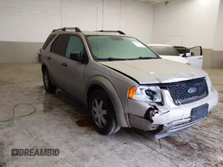 2005 Ford Freestyle SE with VIN 1FMZK04175GA18980, listed as a IAAI auction lot 41464974 with 165,137 mi miles. Bid and sale history available at carsss.com. Image 1.