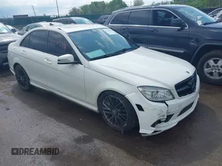 2010 Mercedes-Benz C 300 Sport z VIN WDDGF8BB6AR089165, wystawiony jako IAAI lot #42247188 z przebiegiem 127 413 mil mil oraz . Historia ofert i sprzedaży dostępna na DreamBid. Obrazek 1.