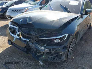 2020 BMW 3 Series 330i xDrive with VIN 3MW5R7J06L8B10285, listed as a IAAI auction lot 39403745 with 58,242 mi miles. Bid and sale history available at carsss.com. Image 6.