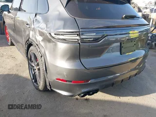 2021 Porsche Cayenne GTS z VIN WP1AG2AY0MDA35148, wystawiony jako IAAI lot #41949459 z przebiegiem 12 844 mil mil oraz . Historia ofert i sprzedaży dostępna na DreamBid. Obrazek 17.