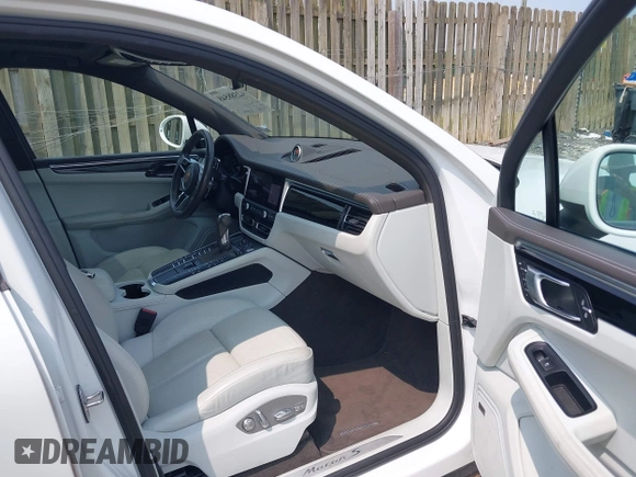 2019 Porsche Macan S with VIN WP1AB2A52KLB32441, listed as a IAAI auction lot 42388548 with 44,359 mi miles and . Bid and sale history available at DreamBid. Image 5.
