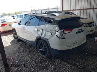 2023 GMC Terrain SLE z VIN 3GKALMEG3PL171805, wystawiony jako IAAI lot #41968405 z przebiegiem 54 968 mil mil oraz . Historia ofert i sprzedaży dostępna na DreamBid. Obrazek 3.