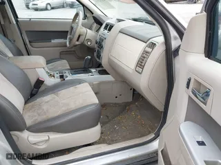 2009 Mercury Mariner Premier with VIN 4M2CU87G59KJ25154, listed as a IAAI auction lot 42050544 with 210,905 mi miles. Bid and sale history available at carsss.com. Image 5.