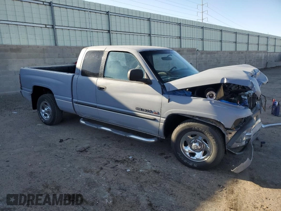 2000 Dodge 1500 z VIN 3B7HC13Y5YM225220, wystawiony jako Copart lot #56602475 z przebiegiem 178 267 mil mil oraz Szkoda całkowita • Salvage title. Historia ofert i sprzedaży dostępna na DreamBid. Obrazek 4.