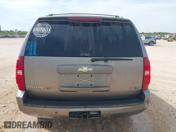 2009 Chevrolet Tahoe 2LT z VIN 1GNEC23369R181474, wystawiony jako IAAI lot #42222270 z przebiegiem 259 621 mil mil oraz . Historia ofert i sprzedaży dostępna na DreamBid. Obrazek 16.