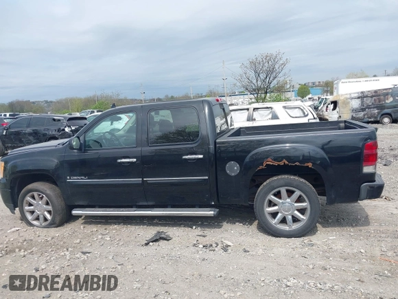 2008 GMC Sierra Denali z VIN 2GTEK638681161702, wystawiony jako IAAI lot #42078538 z przebiegiem Nie podano mil oraz . Historia ofert i sprzedaży dostępna na DreamBid. Obrazek 14.